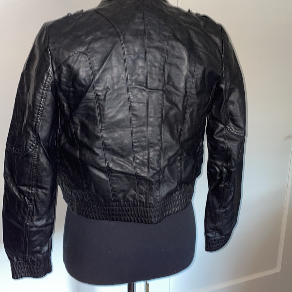 Faux leather jacket. Size medium - Picture 5 of 7